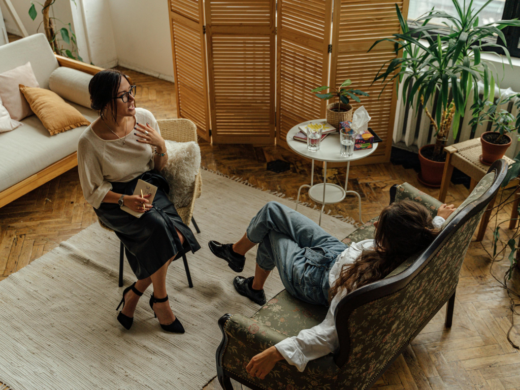 Besoin d’aide ? 10 signes qui montrent qu’il est temps de consulter un thérapeute